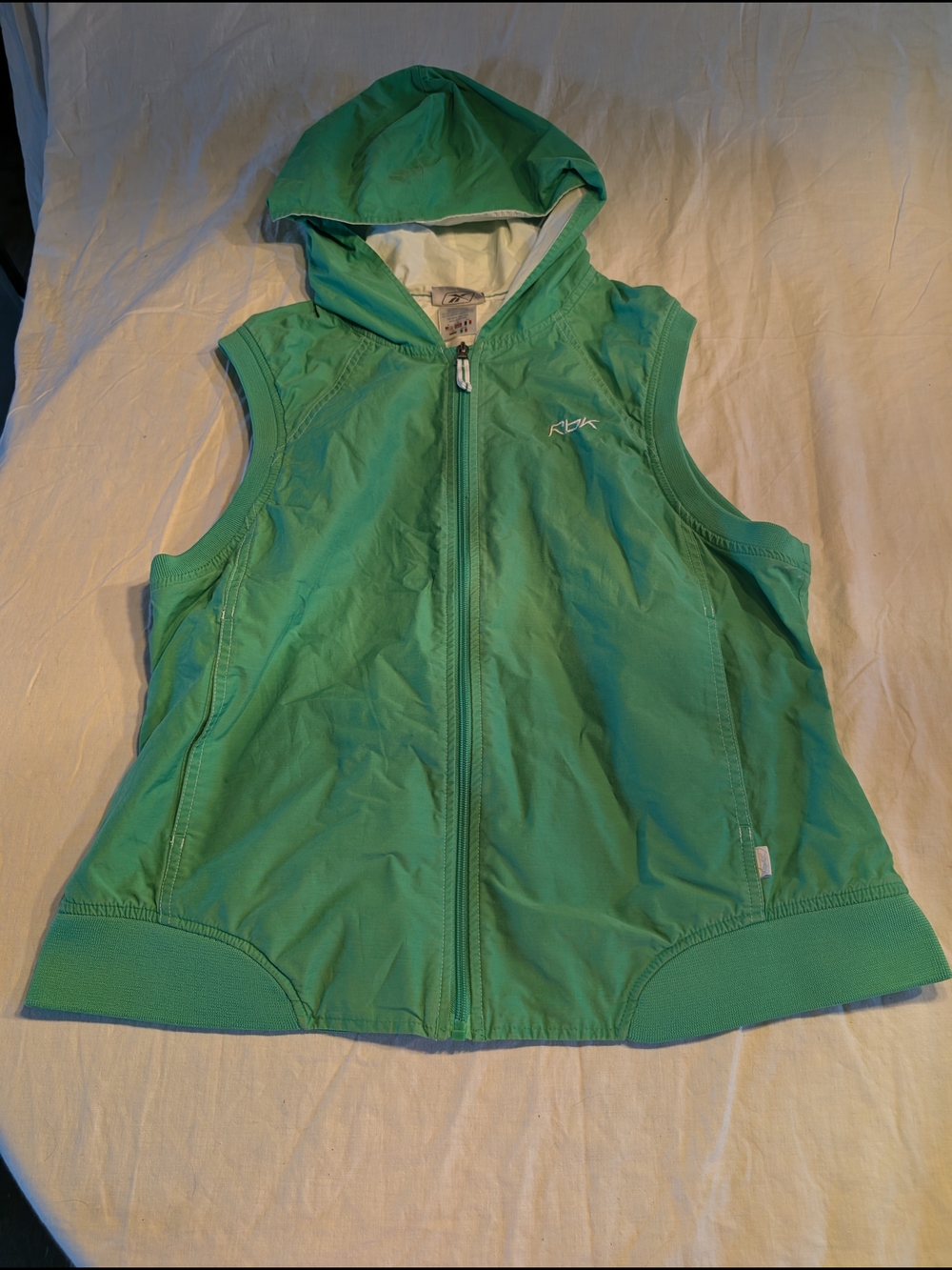 2/40$ Reebok Mint Green Sleeveless Hoodie Vest